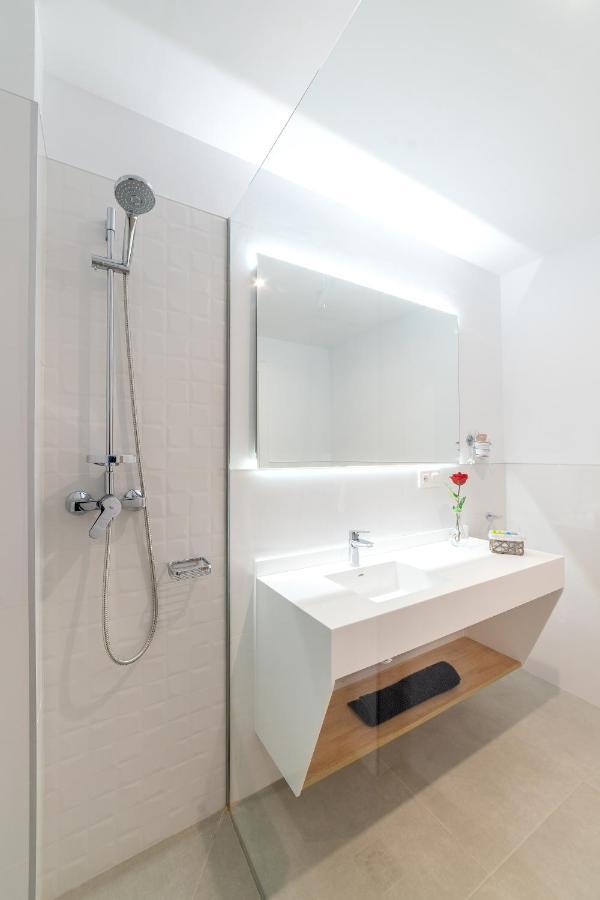 Apartamentos Turisticos Torres De Santiago 乌贝达 外观 照片