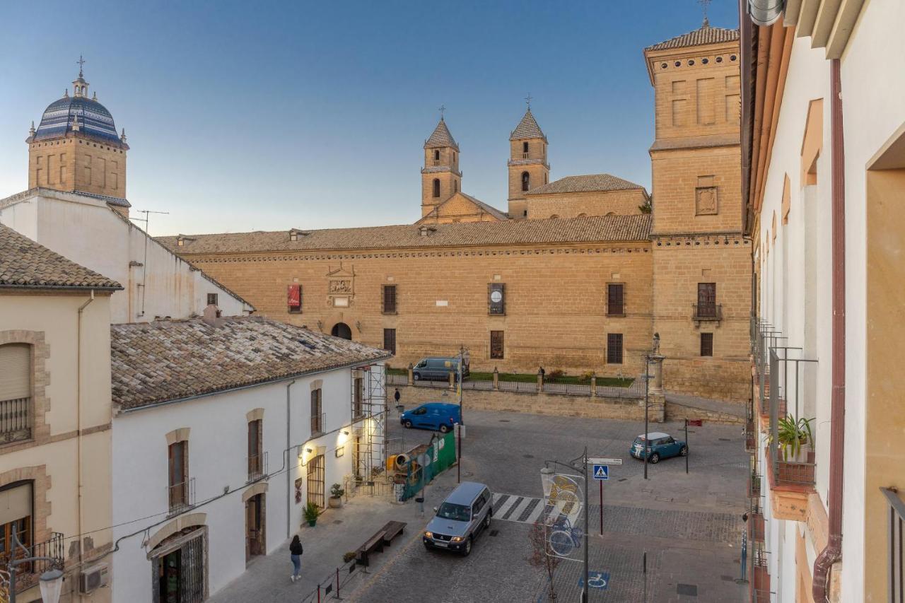 Apartamentos Turisticos Torres De Santiago 乌贝达 外观 照片