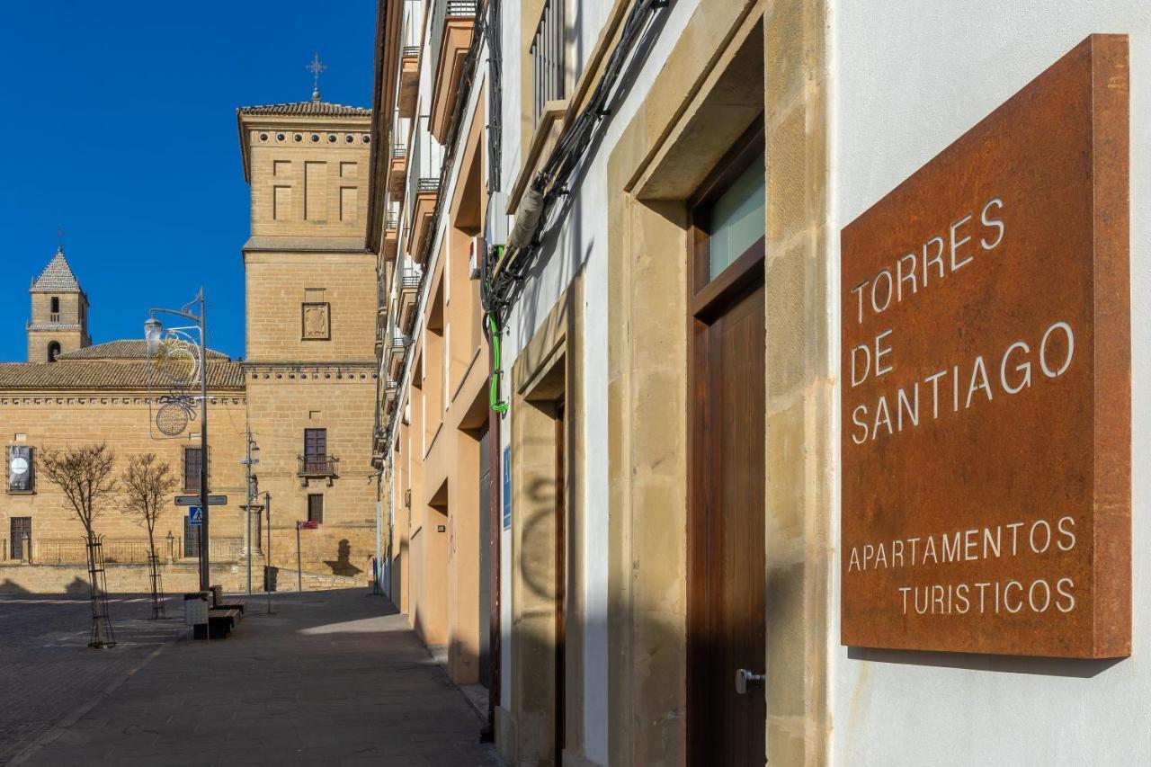 Apartamentos Turisticos Torres De Santiago 乌贝达 外观 照片